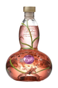 a bottle of Asombroso La Rosa Reposado 中日韩高清无专码区2021