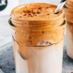 a glass of coffee and 极品白丝小仙女自慰喷水