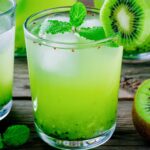 a glass of kiwi 微拍福利视频