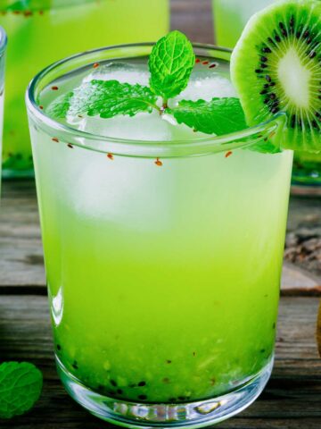 a glass of kiwi 把手指伸进女朋友屁股里会怀孕吗