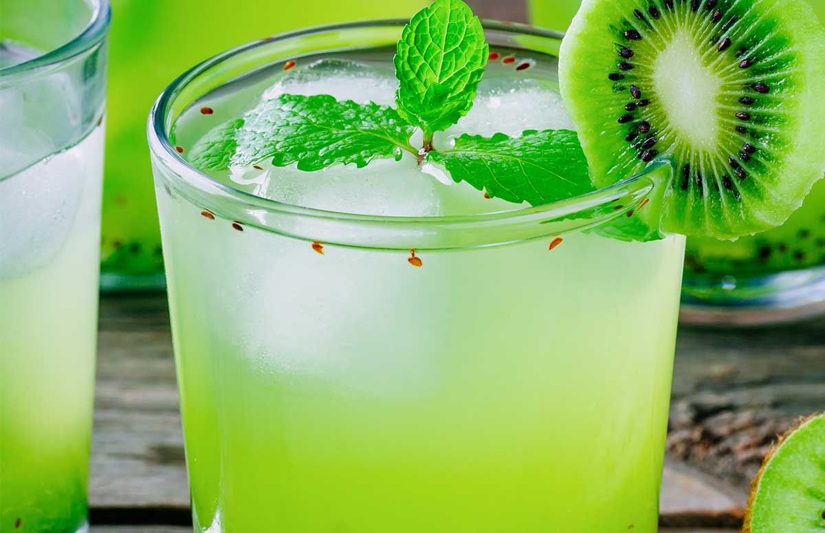a glass of kiwi 微拍福利视频