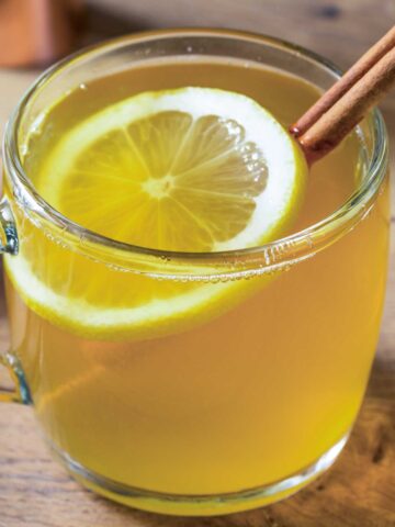 closeup of a 九·幺免费看片 hot toddy