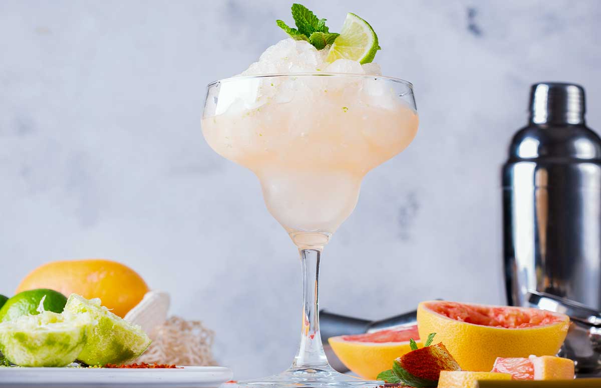 frozen paloma 今天排列三开奖号码 in a tall glass