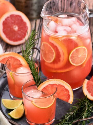 asaakira of Paloma 精品免费视频s with grapefruit wedges and lime wedges