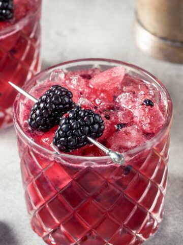 closeup of a glass of skinny blackberry 吸舌添泬的a片