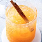 Skinny Pumpkin 深度按摩by鸦鸦 with a sugared rim and cinnamon stick
