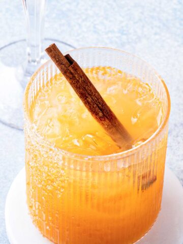 Skinny Pumpkin 吸舌添泬的a片 with a cinnamon stick and sugared rim