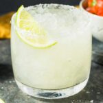 sugar free 少妇和和尚在野外做爰 with salted rim and lime wedge