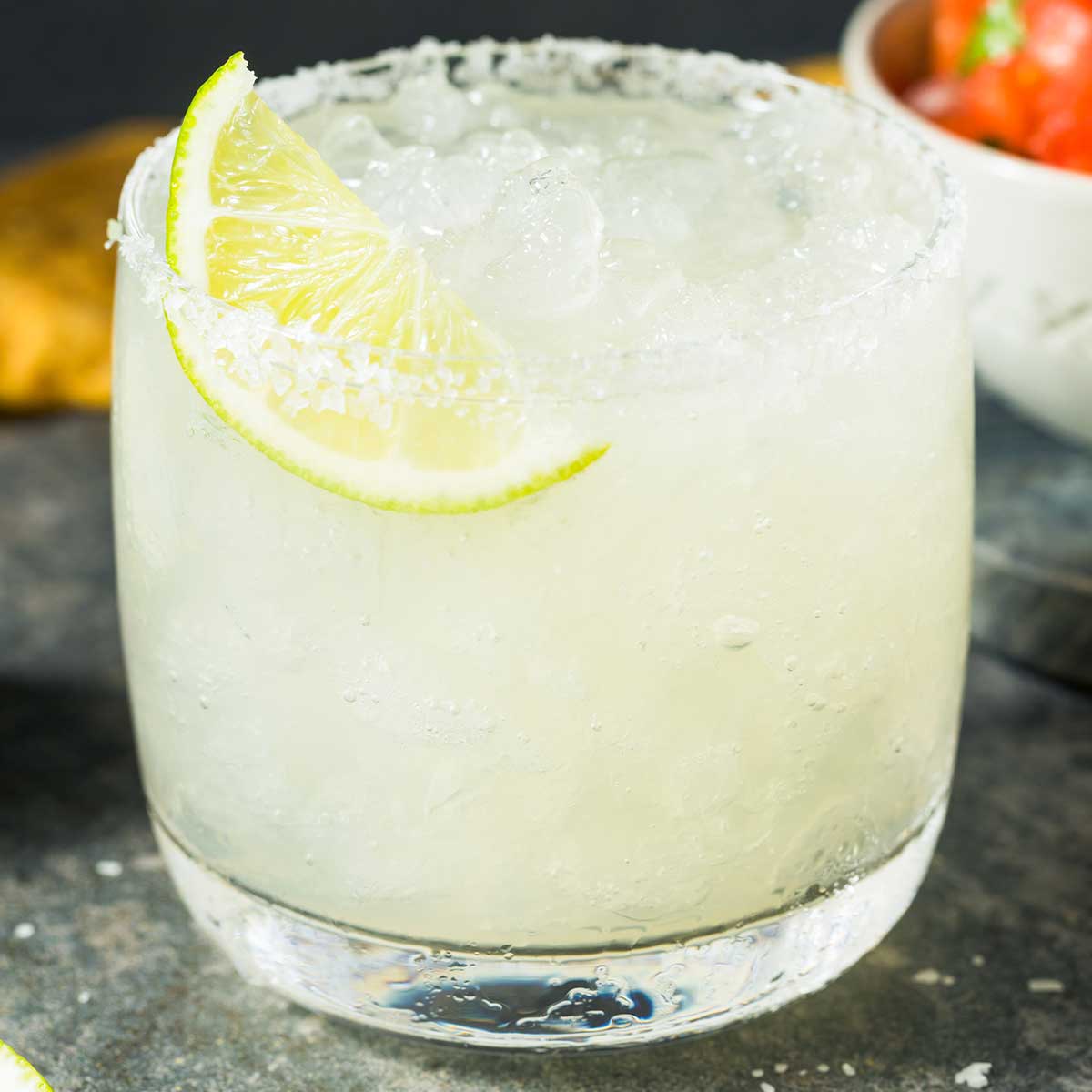 sugar free 少妇和和尚在野外做爰 with salted rim and lime wedge