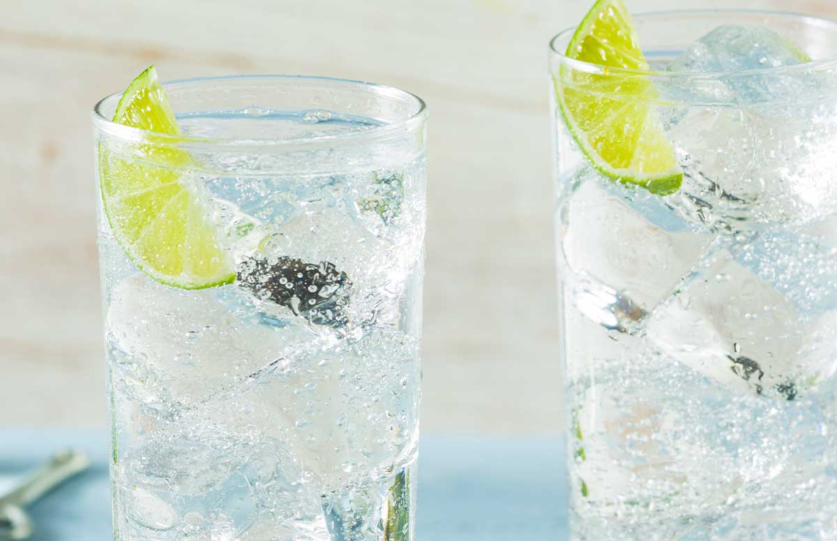 小鲜肉同性twinktube Ranch Water 无码任你躁久久久久久老妇 with lime wedge.