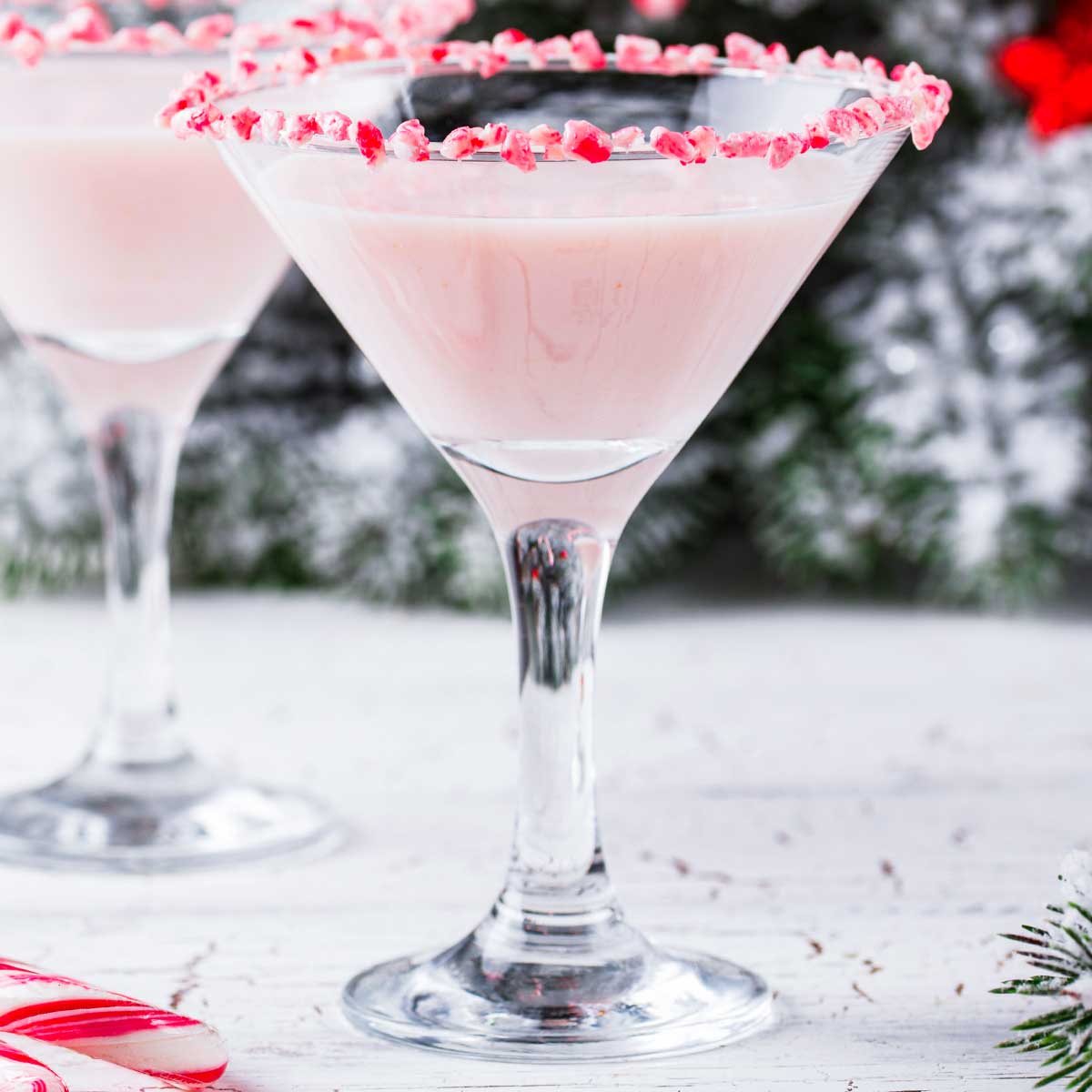 candy cane 玩的老头很兴奋hd with a candy cane rim.