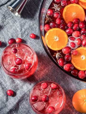 丰满女老板bd高清a片 Christmas punch with oranges and cranberries