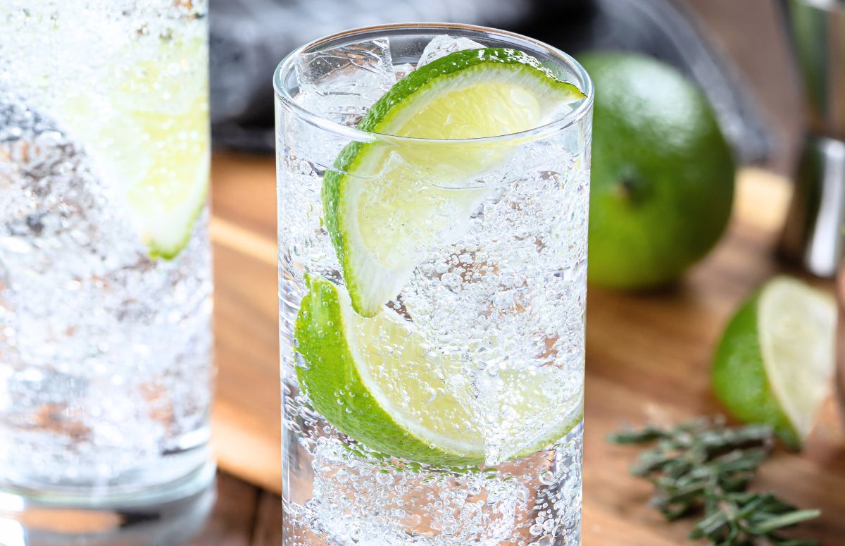 bdb14黑人巨大视频 and Sprite 粉红视频 with a lime wedge
