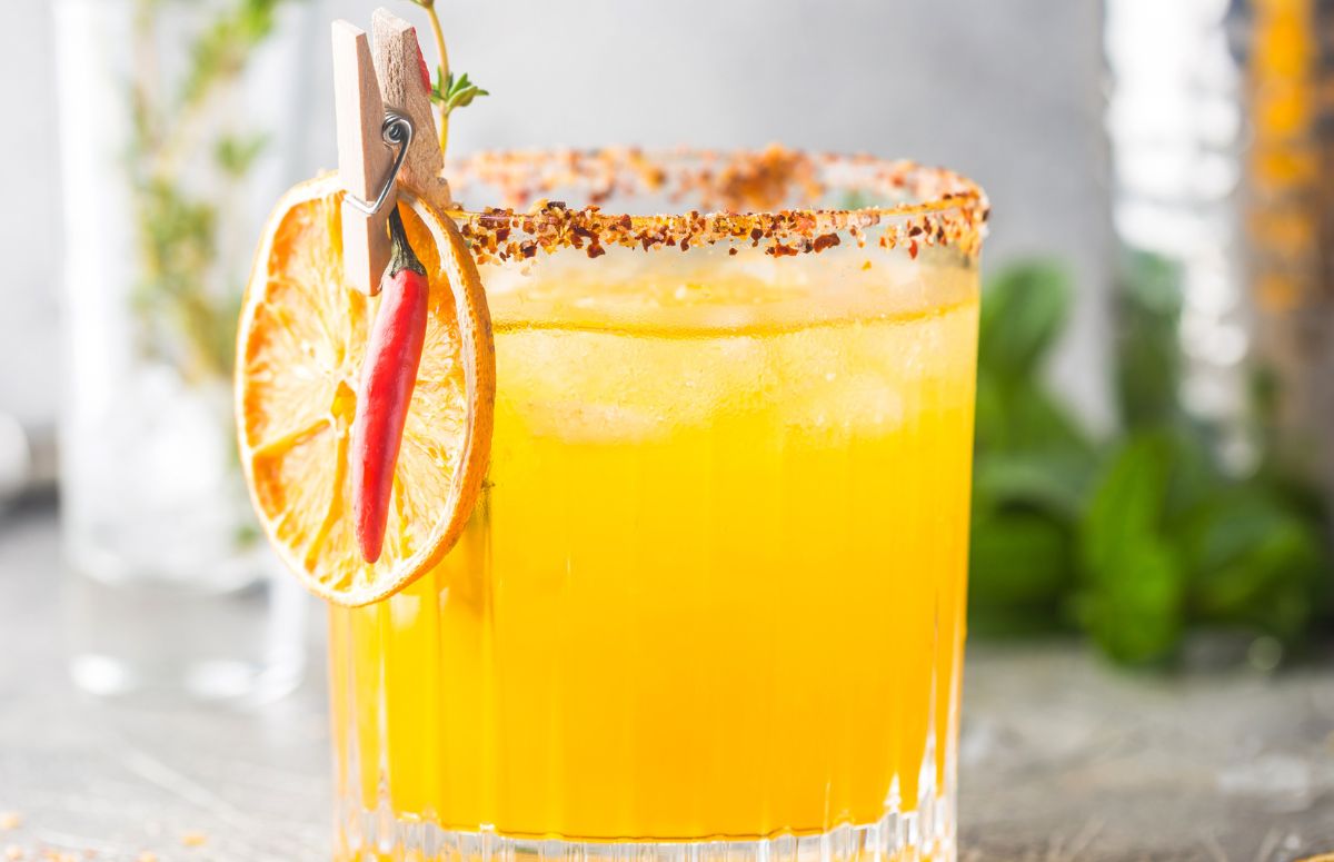 orange 热的综合热的国产 with tajin rim