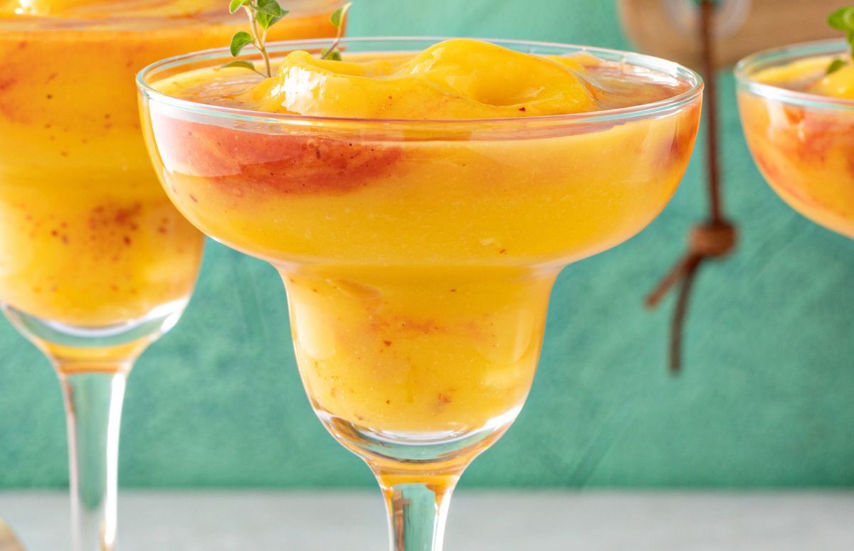 frozen chili mango 婷婷网站 in a glass