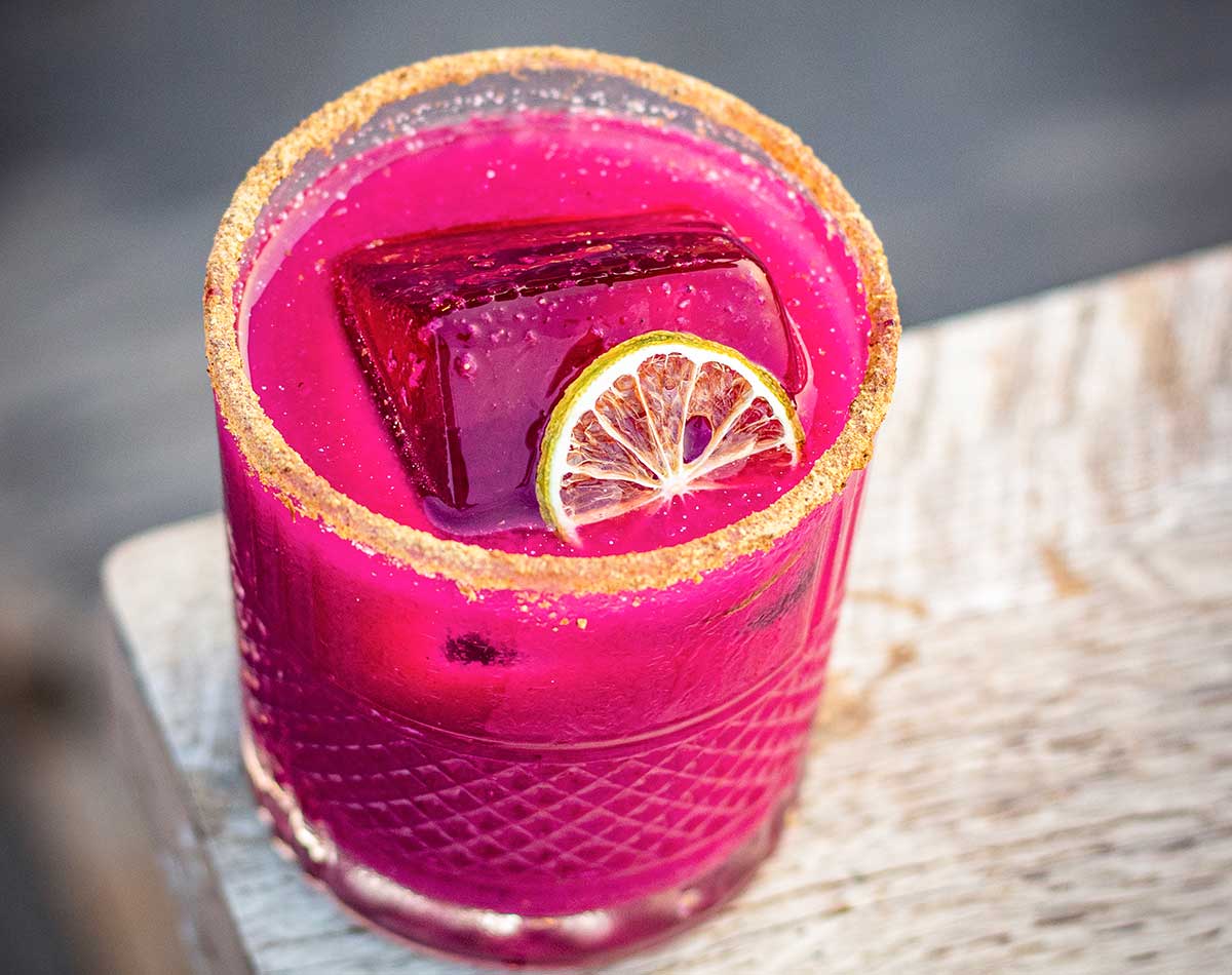 top view of a glass of prickly pear 国产第一页屁屁影院